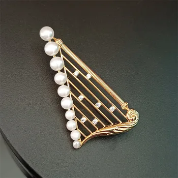 Vintage Tiesa Stilā, Mikro-set Zircon Dabīgo Saldūdens Pērļu Broša Izsmalcinātu Klasisko Arfa Instrumentu Pin Sieviete Ņieburs